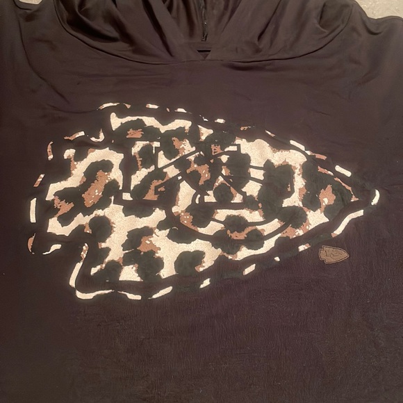 KC Mahomes Leopard Hoodie - Picture 3 of 4